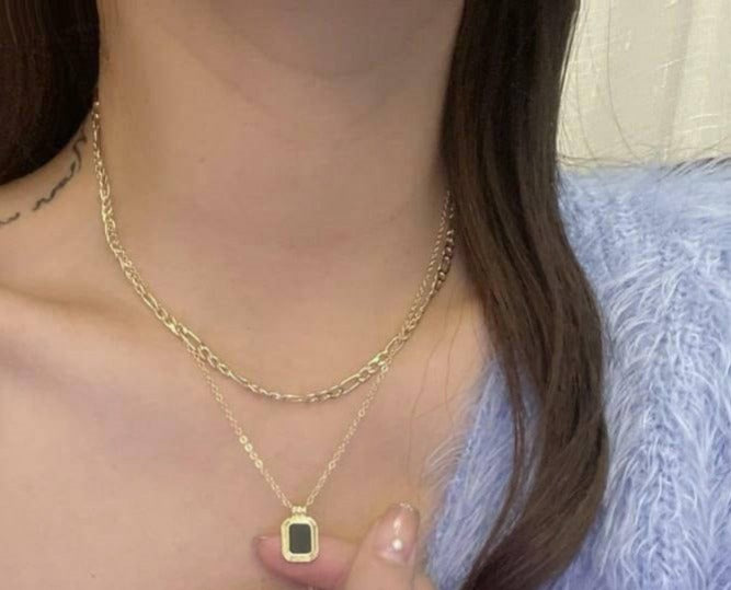 18K Gold Plated Layered Chain Necklace with Onyx Black Pendant (18")